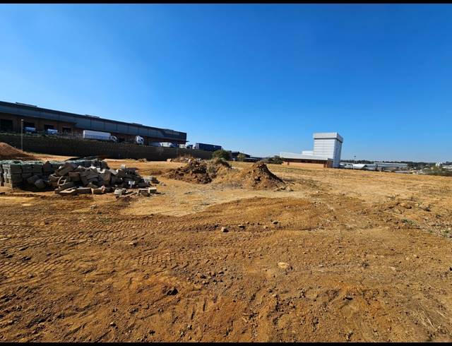 3,000M² WAREHOUSE TO LET IN COSMO BUSINESS PARK